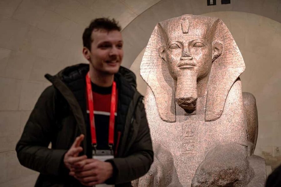 Paris: Louvre Masterpieces Tour with Pre-Reserved Tickets - Psyche, the Caryatids, and the Salon Carré