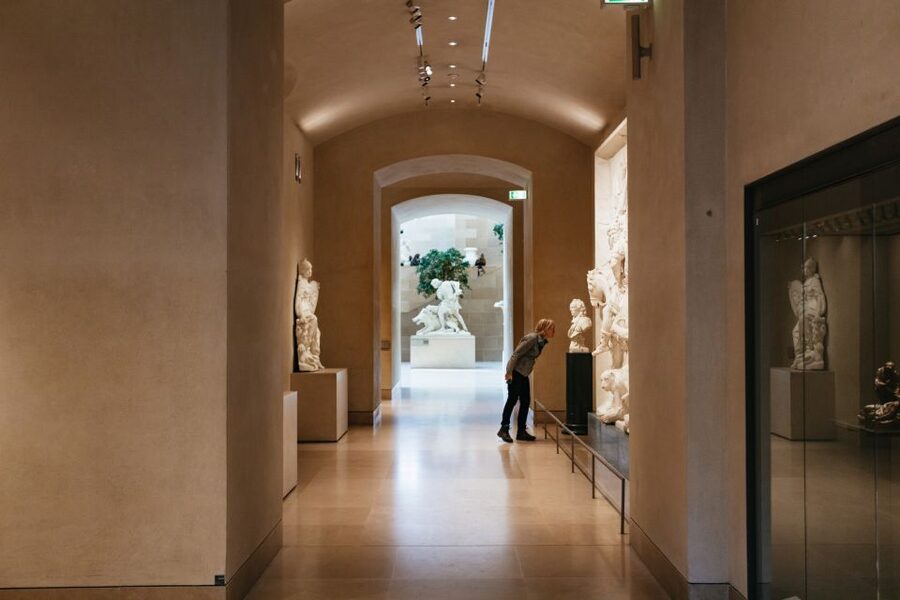 Paris: Louvre Museum Entry Ticket With Host and River Cruise - Key points to know before booking