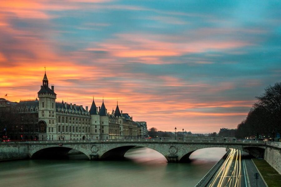 Paris: Louvre Museum Entry Ticket With Host and River Cruise - Practical plan for a smooth day