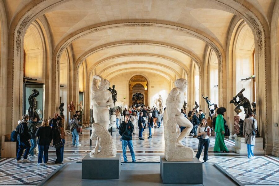 Paris: Louvre Museum Entry Ticket With Host and River Cruise - What you see from the Seine