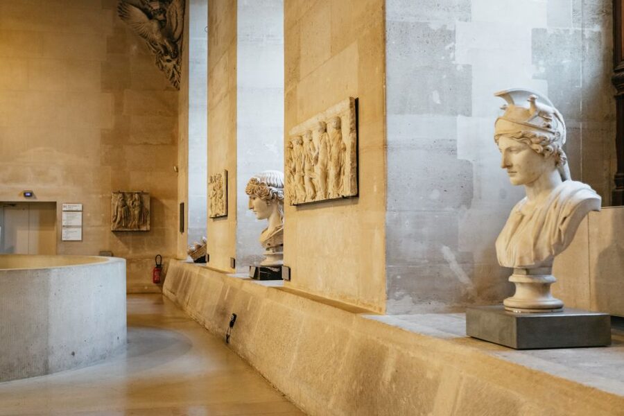 Paris: Louvre Museum Entry Ticket With Host and River Cruise - Is $100 good value?