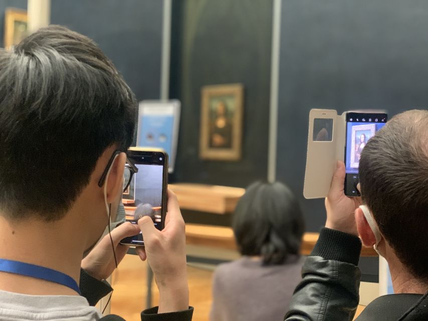 Paris: Louvre Museum Entry with History of Mona Lisa - The priority entrance and security wait
