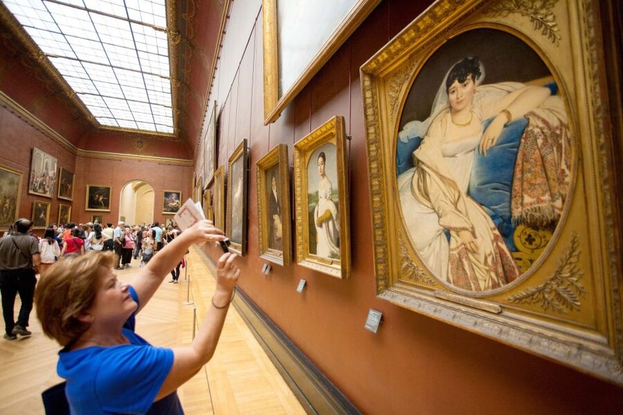 Paris: Louvre Museum Guided Tour - What the two hours inside feel like