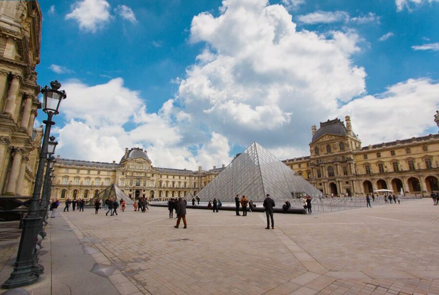 Paris: Louvre Museum Highlights and Mona Lisa Tour - Key points at a glance