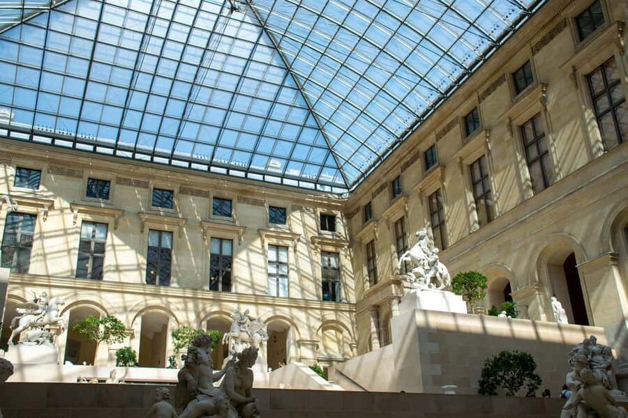 Paris: Louvre Museum Highlights Small-Group Guided Tour - Planning your visit around the tour