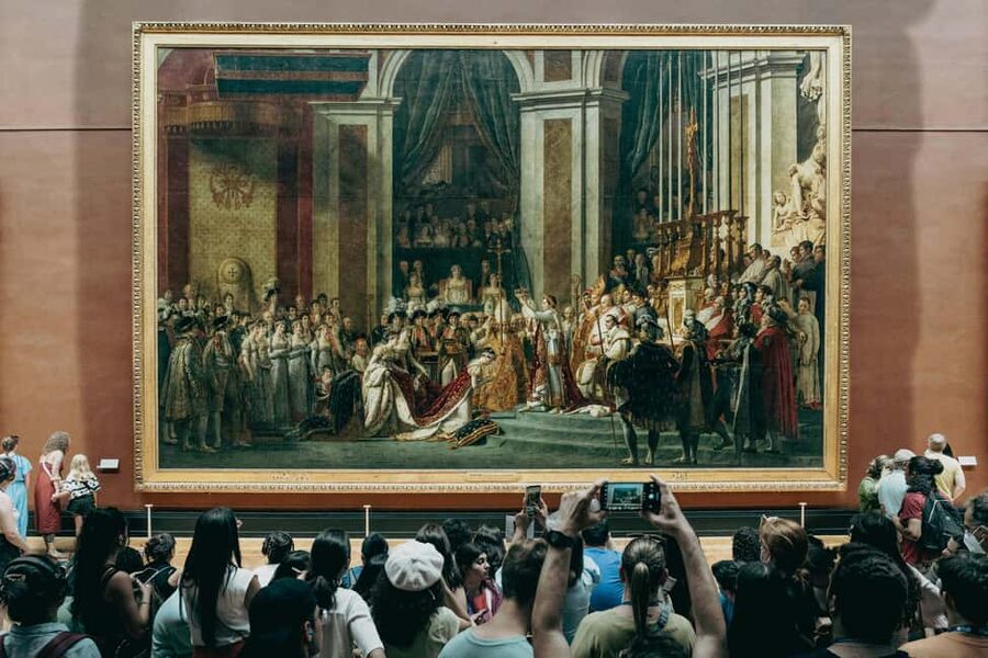 Paris: Louvre Museum Hosted Entry & Masterpieces Audio Guide - The masterpieces covered by the audio guide