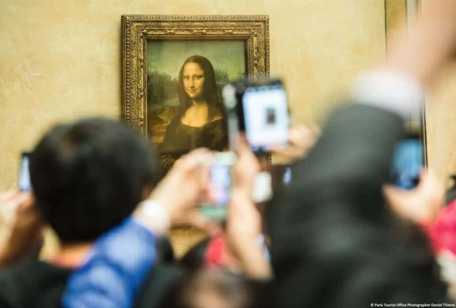 Paris: Louvre Museum Hosted Entry & Masterpieces Audio Guide - What the $81 price really buys