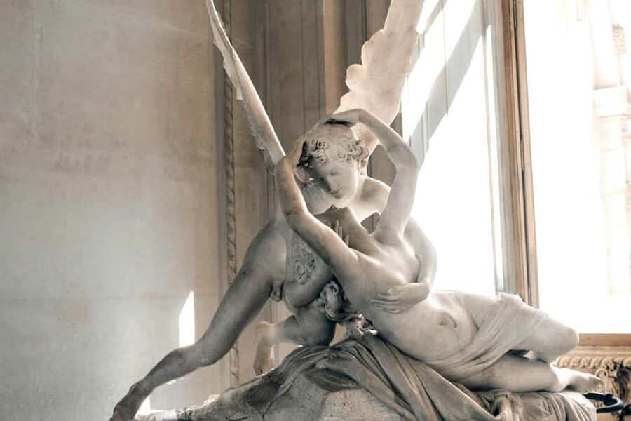 Paris: Louvre Museum & River Cruise Priority Access Tickets - What the missing Louvre guide means
