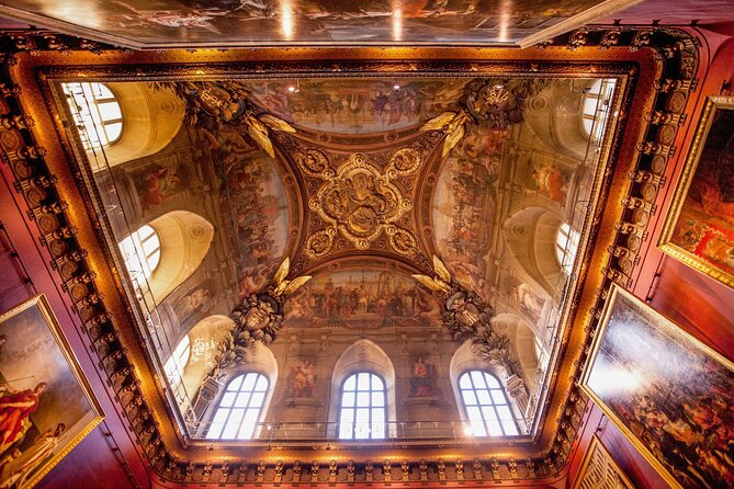 Paris: Louvre Museum Tour Mona Lisa & Iconic Masterpieces - Entering Through the Pyramid