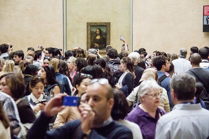 Paris: Louvre Museum Tour Mona Lisa & Iconic Masterpieces - Winged Victory on the Daru Staircase