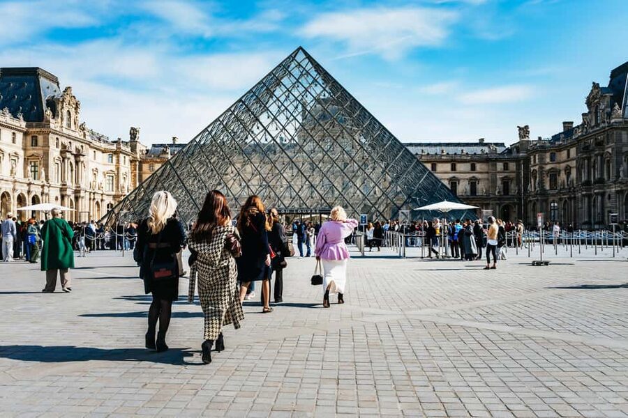 Paris: Louvre Museum Tour Mona Lisa & Iconic Masterpieces - Renaissance Paintings and Less Familiar Works