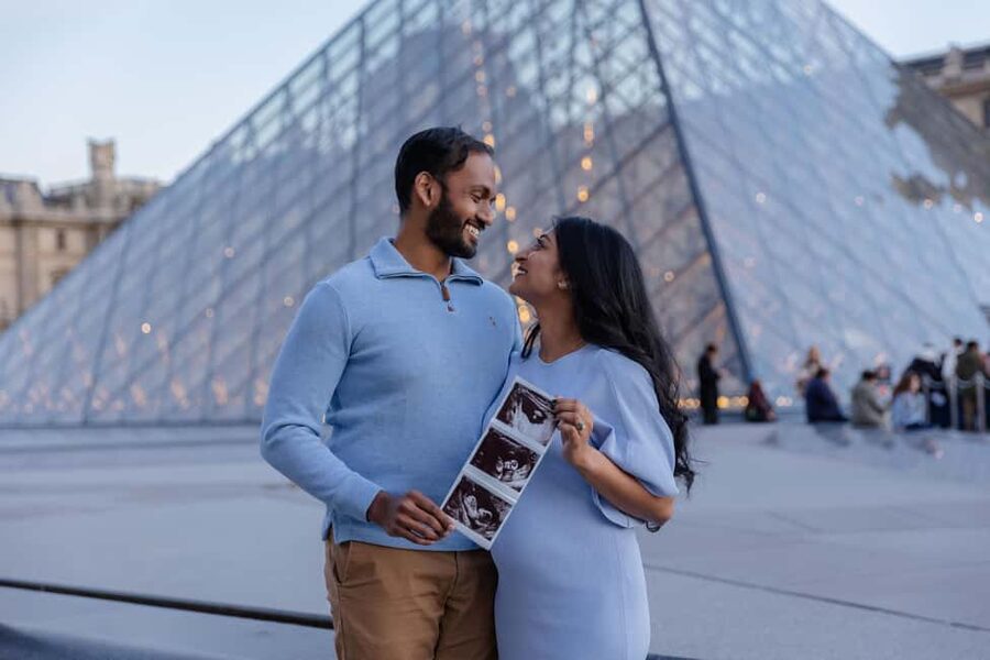 Paris: Louvre photoshoot or Seine bridges Eiffel Tower walk - Pick the route that fits your Paris day