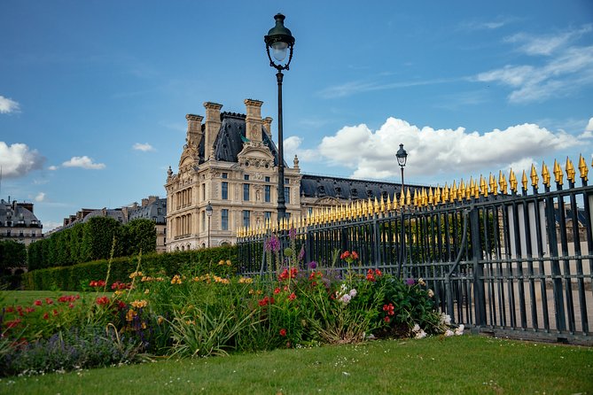 Paris Louvre PRIVATE TOUR with a Local Private Guide - Mona Lisa: famous, crowded, and worth handling well