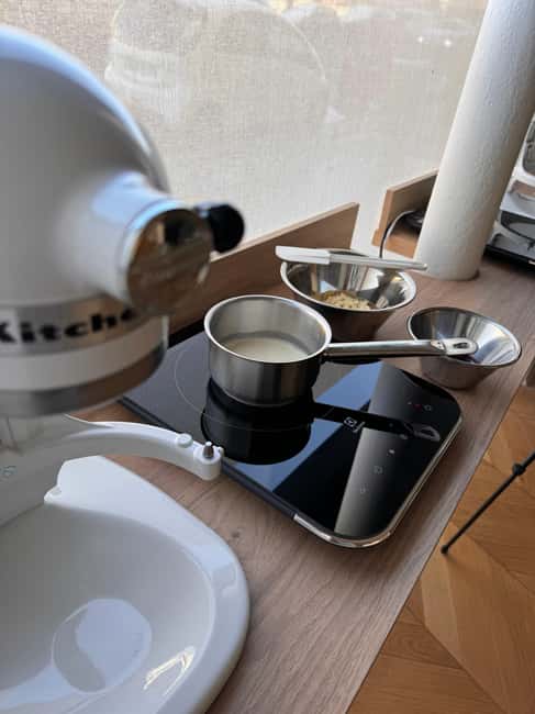 Paris: Macaron Baking Class in Central Paris - What the $122 price includes