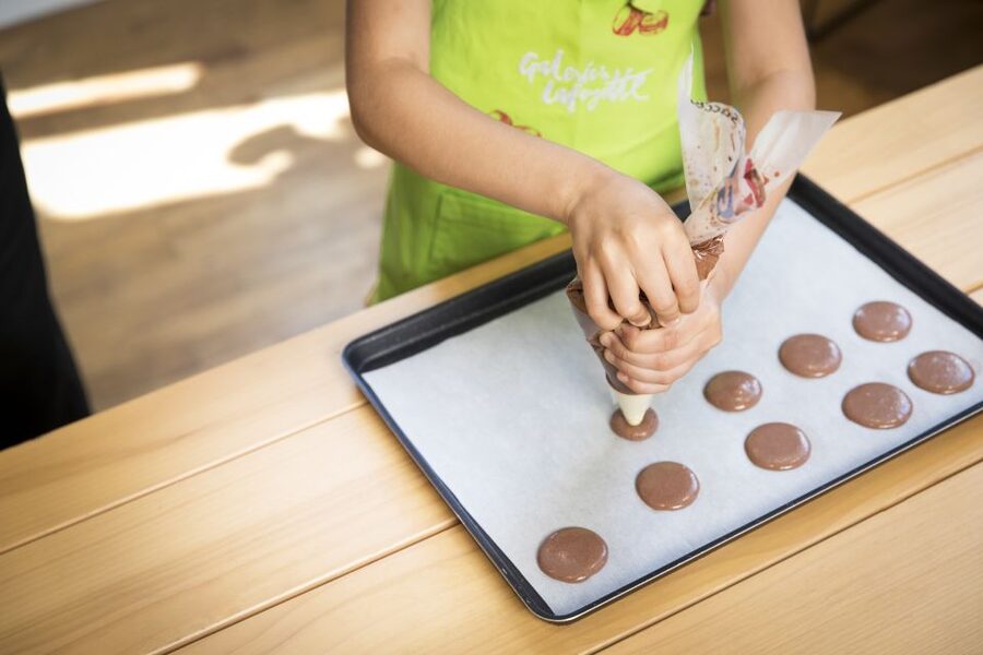 Paris: Macaron Class at Galeries Lafayette - Four macarons, two recipes, and a useful souvenir