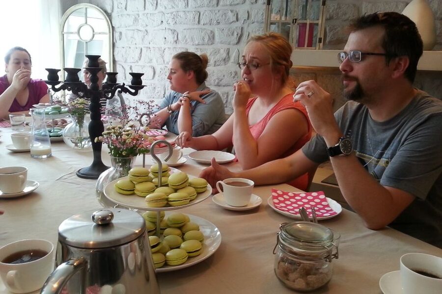 Paris: Macarons Class, Teatime and To-Go Box - A two-hour lesson with plenty to keep you busy