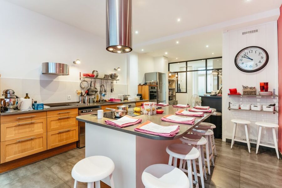 Paris: Macarons Cooking Class with Pâtisserie Chef Noémie - Who should book this experience?