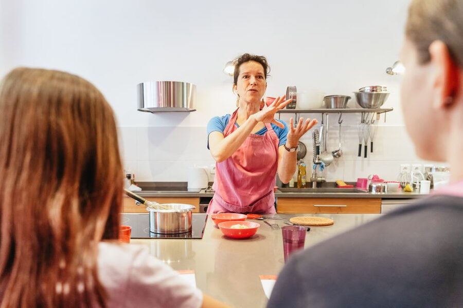Paris: Macarons Cooking Class with Pâtisserie Chef Noémie - Why this macaron class is worth your Paris morning