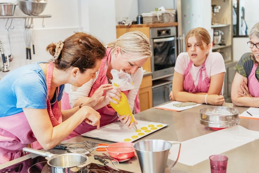 Paris: Macarons Cooking Class with Pâtisserie Chef Noémie - Starting with French macaron basics