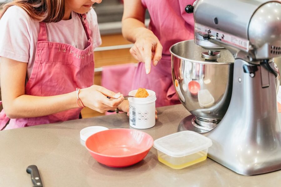 Paris: Macarons Cooking Class with Pâtisserie Chef Noémie - Fresh macarons, tea, and a useful kitchen conversation