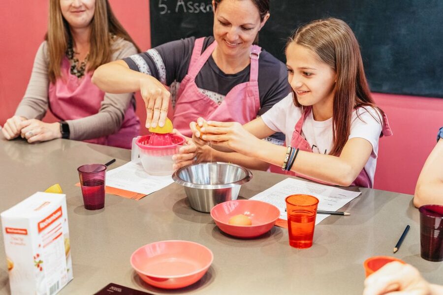 Paris: Macarons Cooking Class with Pâtisserie Chef Noémie - Is the $141 price good value?