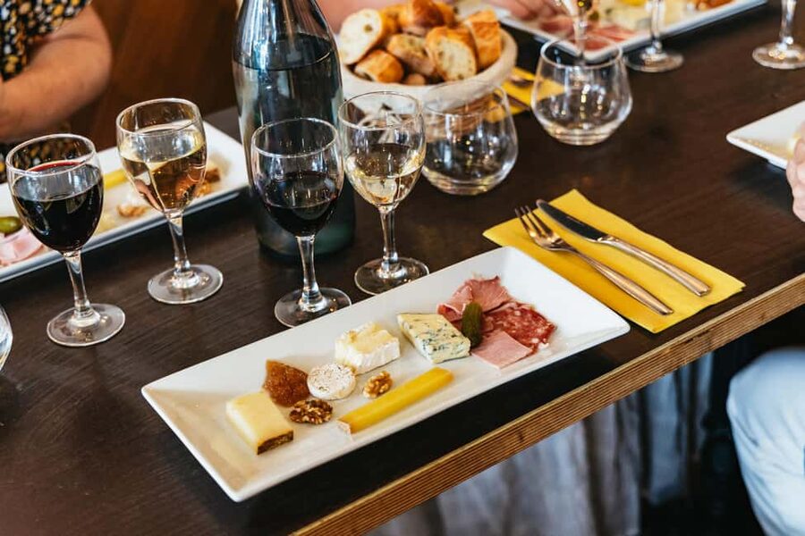 Paris: Montmartre Cheese, Wine & Pastry Guided Walking Tour - Why Montmartre works so well for a food walk
