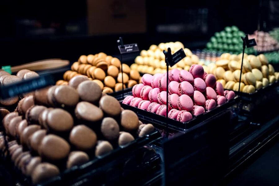 Paris: Montmartre Food Tasting Walking Tour with Secret Dish - Why Montmartre works so well for a food walk