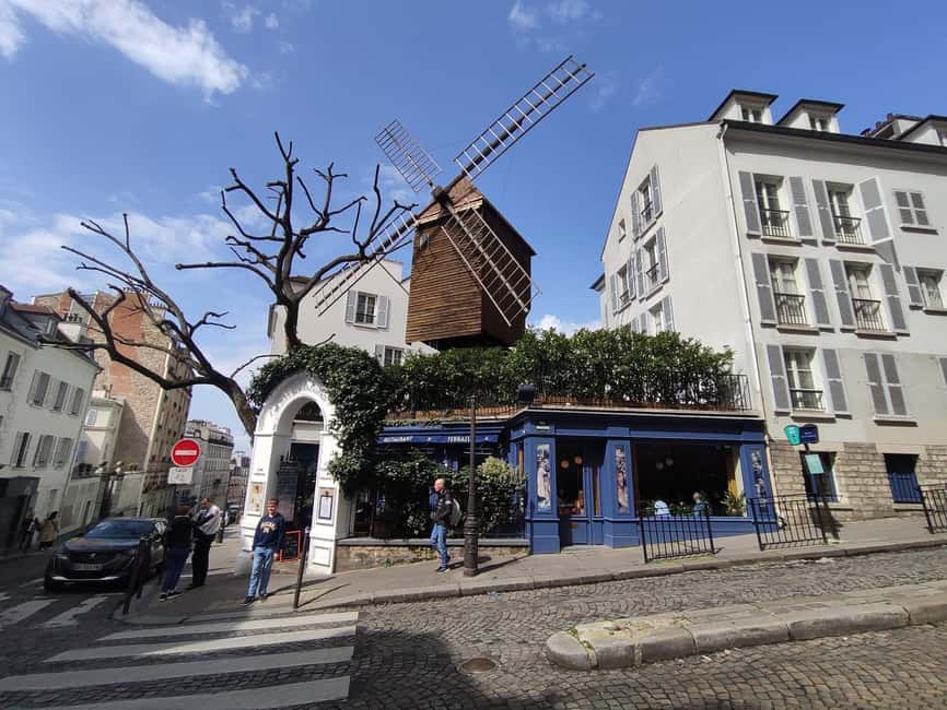 Paris : Montmartre highlights walking tour - Dalida’s statue and La Maison Rose