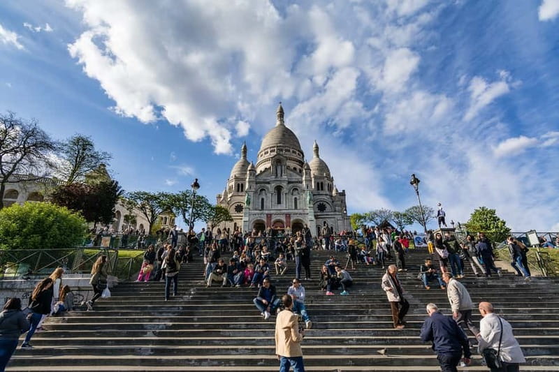 Paris: Montmartre Highlights Walking Tour with a Local Guide - Key points to know before you book