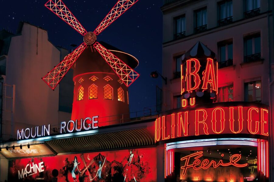 Paris: Moulin Rouge Cabaret Show Ticket with Champagne - Who should book the Moulin Rouge?
