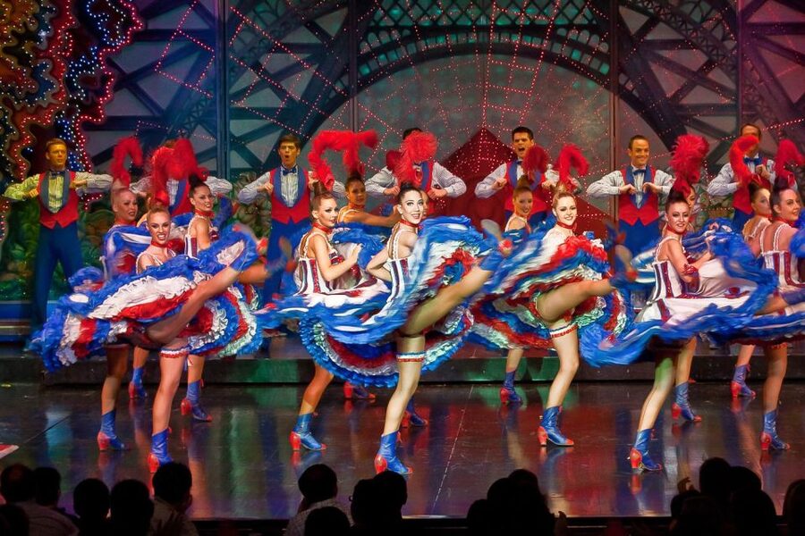 Paris: Moulin Rouge Cabaret Show Ticket with Champagne - Dress rules are worth taking seriously