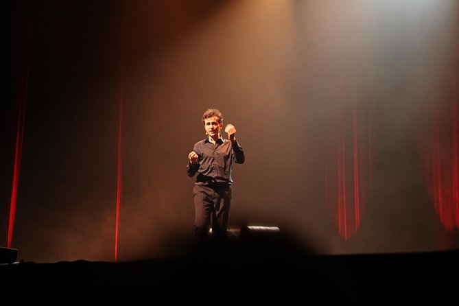 Paris night out : Comedy in English 'How to Become a Parisian ?' - Humor, age limits, and the tone of the jokes