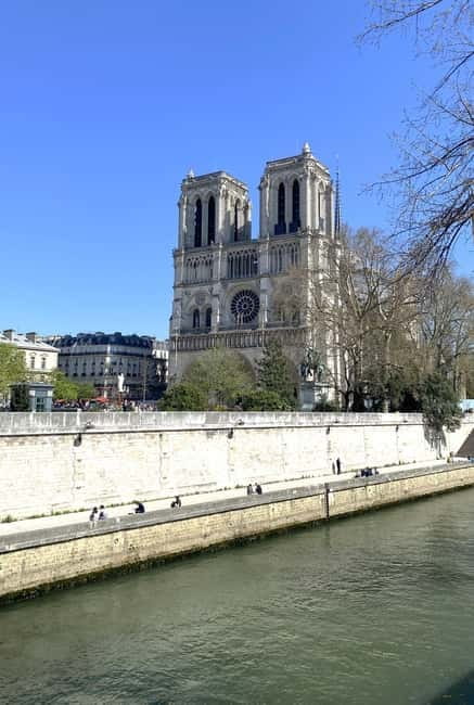 Paris: Notre-Dame Cathedral Exterior Guided Tour - How much walking should you expect?