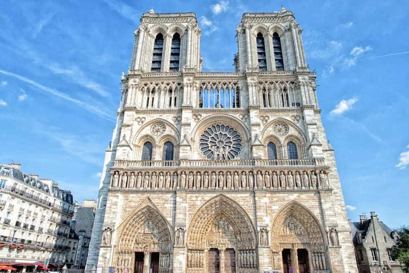 Paris: Notre-Dame Cathedral Exterior Tour & Free Entrance - Meeting at 61 Quai de la Tournelle or 33 Avenue de la Bourdonnais