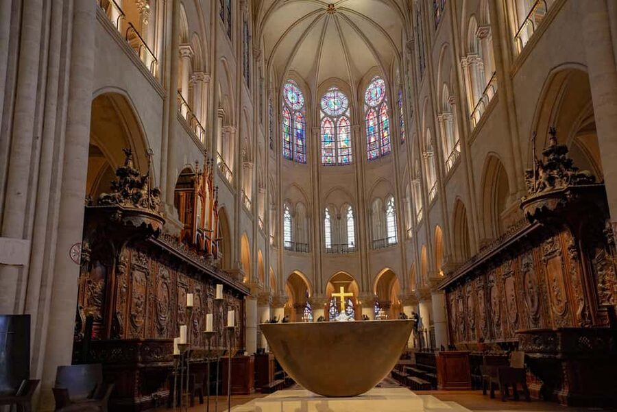 Paris: Notre Dame Cathedral Exterior Tour with Free Entry - What the $17 price really buys you