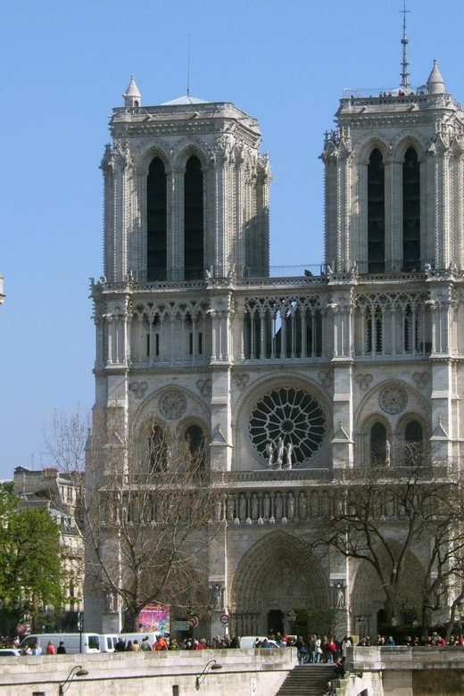Paris: Notre Dame Outdoor Tour with Sainte-Chapelle / Crypt. - A short walk to Shakespeare and Company