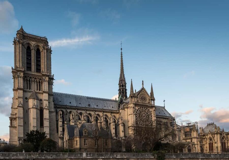 Paris: Notre Dame Outdoor Tour with Sainte-Chapelle / Crypt. - Reading Notre Dame from the outside