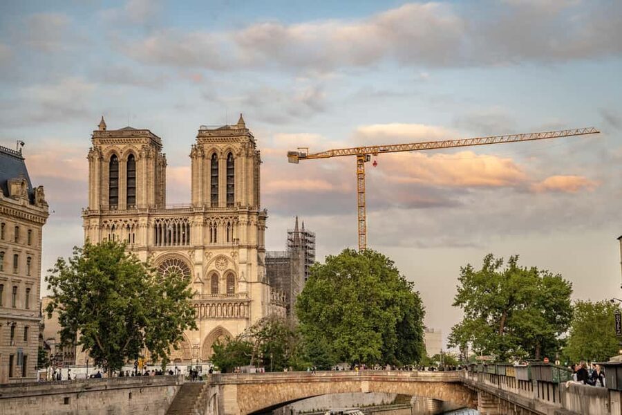 Paris: Notre Dame Outside Tour and Sainte Chapelle Ticket - Starting beneath Henri IV on Pont Neuf