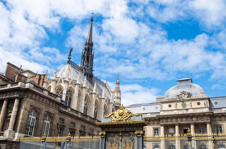 Paris: Notre Dame Outside Tour and Sainte Chapelle Ticket - Who will enjoy this walk most