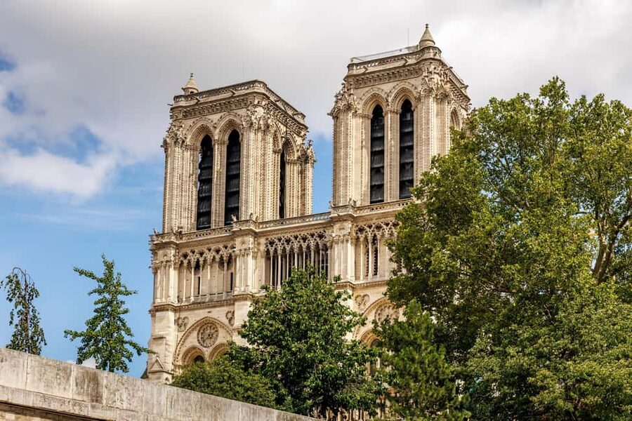 Paris: Notre Dame Outside Tour and Sainte Chapelle Ticket - Île de la Cité, where Paris tells several stories at once