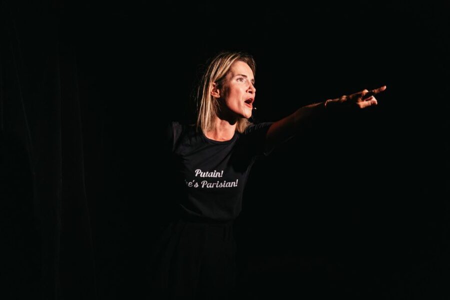 Paris: Oh My God She's Parisian! English Comedy Show - Drinks, seating, and practical planning