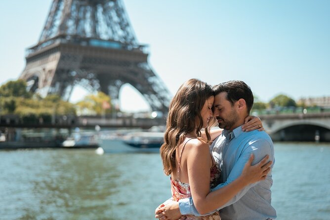 Paris One-Hour Private Photo Shoot - Eiffel Tower photos from Trocadéro to the Seine