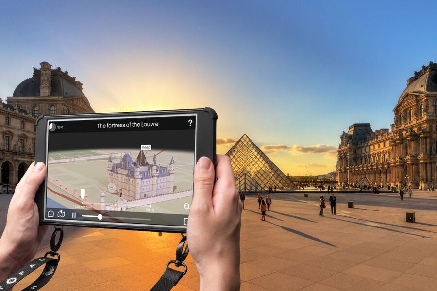 Paris: Openair Double Decker Bus Audio-Guided City Tour - Les Invalides, the Seine, and Pont Neuf