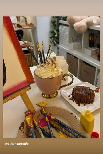 Paris : Painting experience in an art cafe - What happens when you arrive at Athena Art Cafe