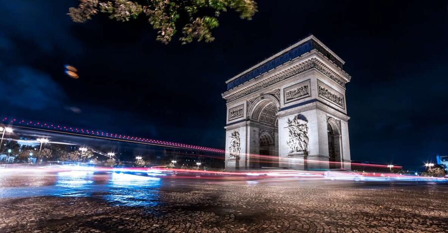Paris: Panoramic Night Tour with Audio Guide and Host - What this Paris night ride is really designed to do