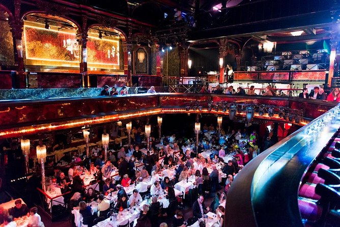 Paris Paradis Latin Cabaret Show with Champagne - What happens during the 1 hour 45 minute show