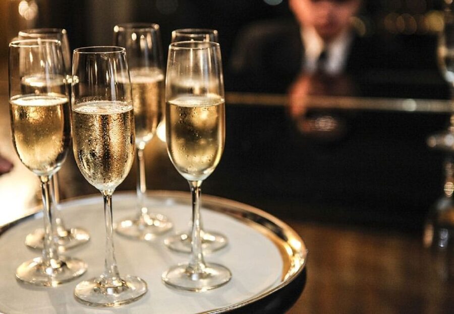 Paris: Paradis Latin Cabaret Show with Optional Champagne - My verdict on this Paris cabaret