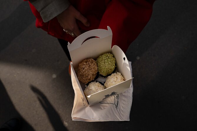 Paris: Pastries & Tragedies - A sweet tour of Montmartre - Artists, studios, and Montmartre’s working life
