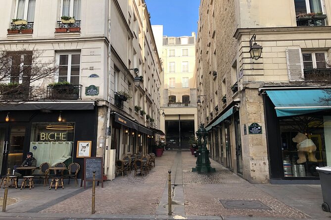 Paris Pastry Tour - Croissants, Macarons & Iconic French Desserts - Starting with pain au chocolat at Victoire Boulangerie