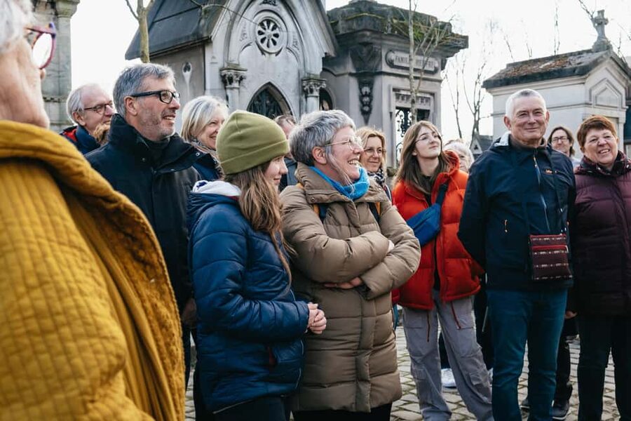 Paris: Pere Lachaise Cemetery Guided Tour - Why Père Lachaise works as a Paris experience